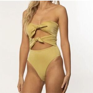 Amuse Society Solid Belmond One Piece in Cactus Size S NWT ( MSRP $145)